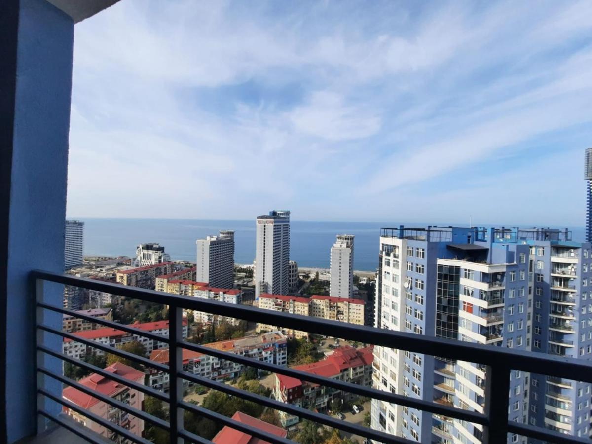 Pirosmani Mini Hotel Batumi Exterior foto