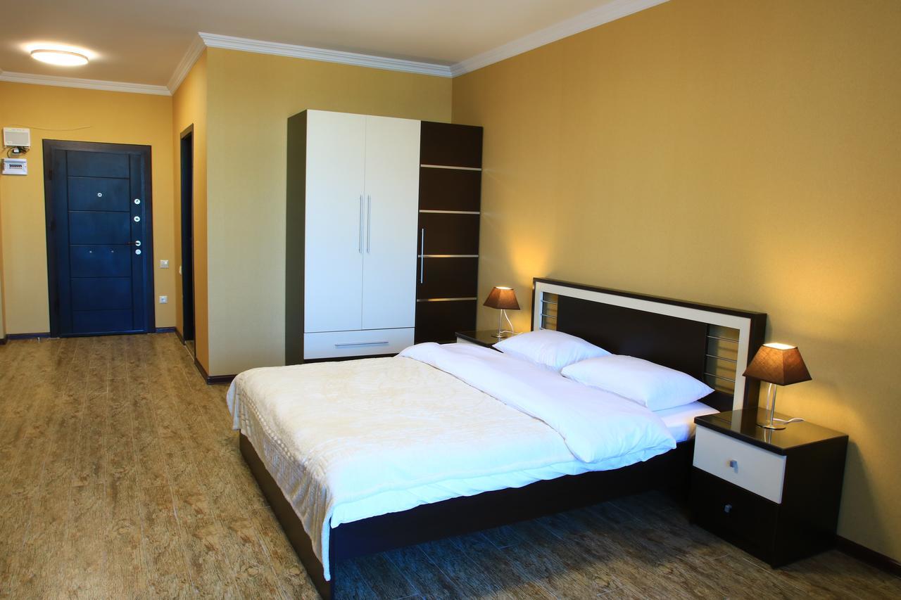 Pirosmani Mini Hotel Batumi Exterior foto